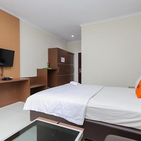 Hotel Koolkost Syariah At Taman Simprug Cikarang Bekasi Exterior foto