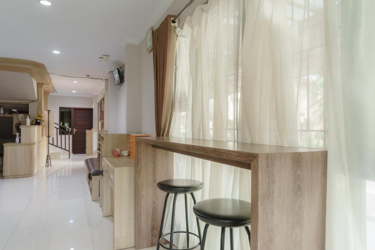 Hotel Koolkost Syariah At Taman Simprug Cikarang Bekasi Exterior foto