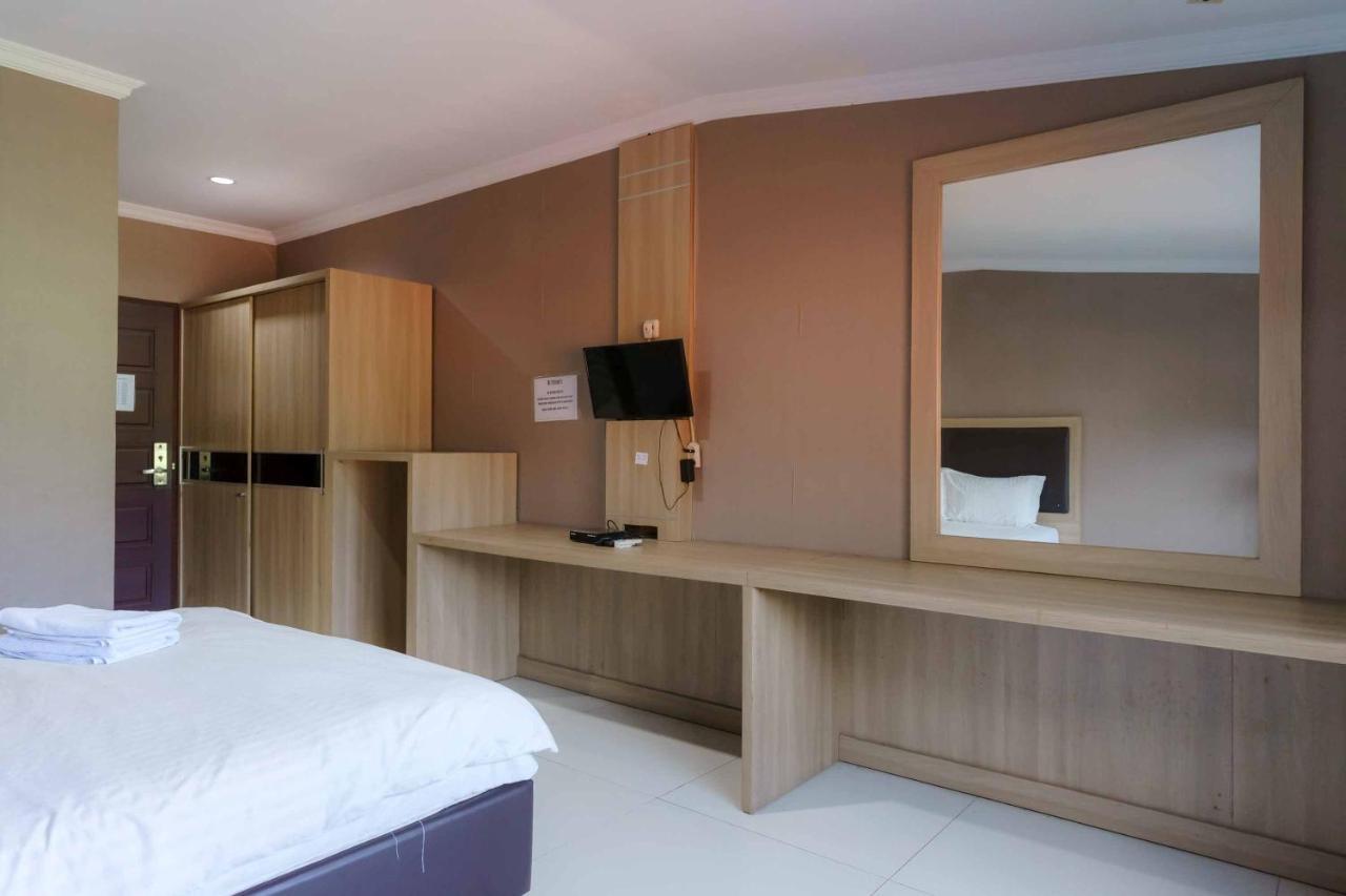 Hotel Koolkost Syariah At Taman Simprug Cikarang Bekasi Exterior foto