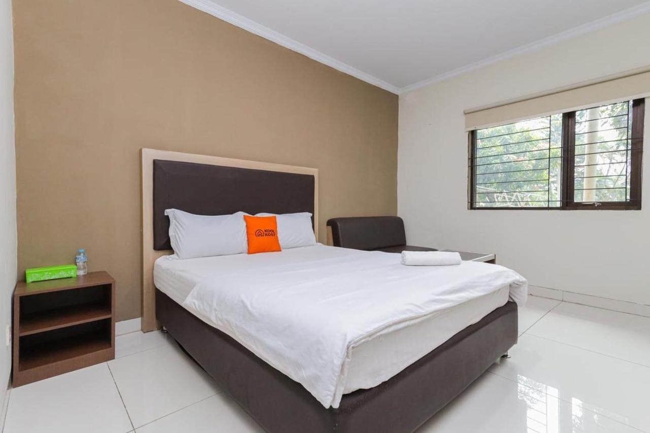 Hotel Koolkost Syariah At Taman Simprug Cikarang Bekasi Exterior foto