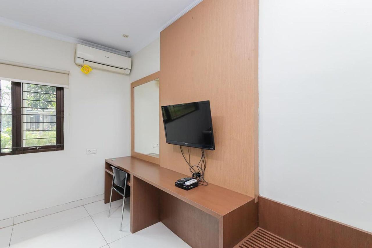 Hotel Koolkost Syariah At Taman Simprug Cikarang Bekasi Exterior foto