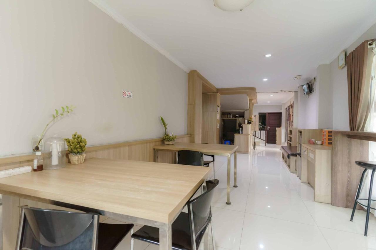 Hotel Koolkost Syariah At Taman Simprug Cikarang Bekasi Exterior foto