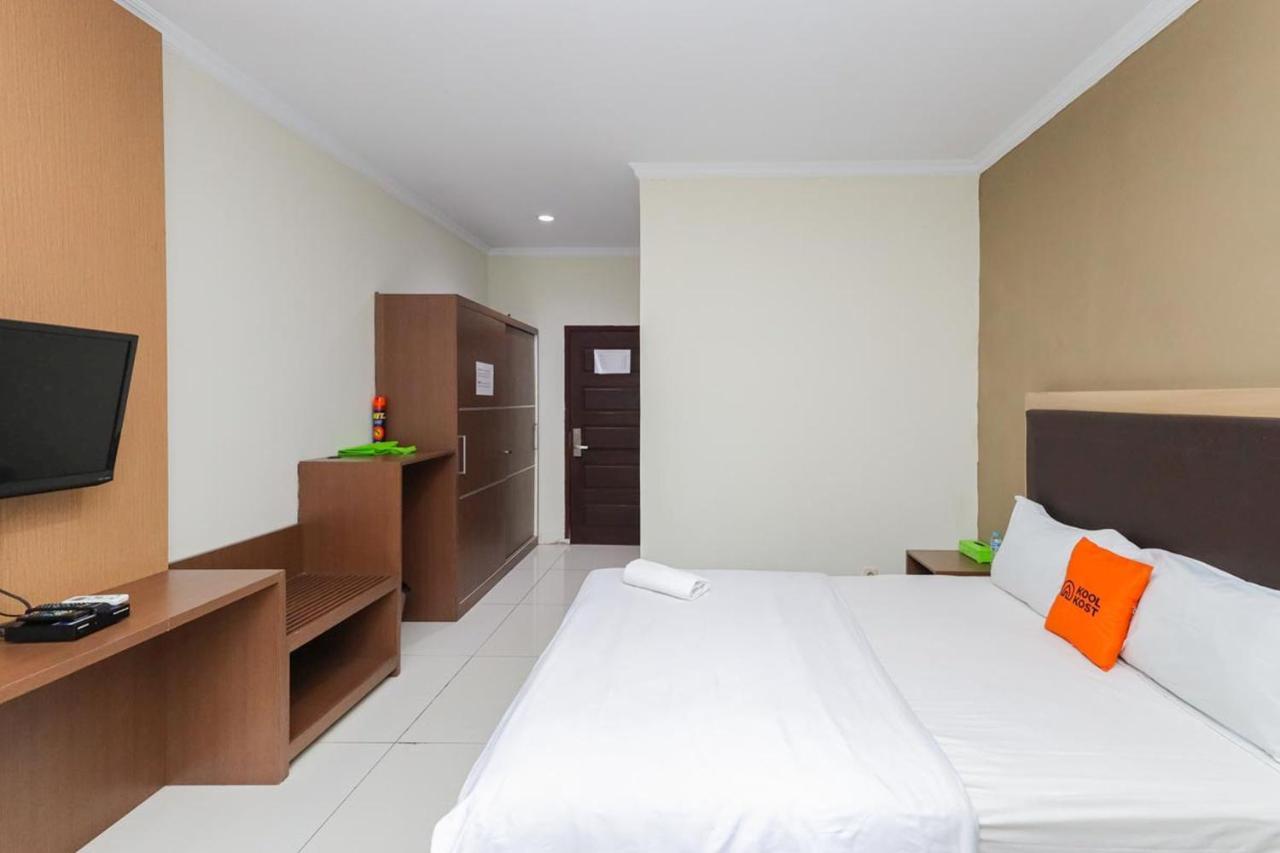 Hotel Koolkost Syariah At Taman Simprug Cikarang Bekasi Exterior foto