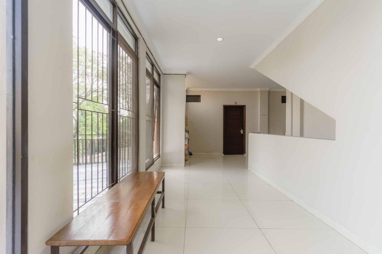 Hotel Koolkost Syariah At Taman Simprug Cikarang Bekasi Exterior foto